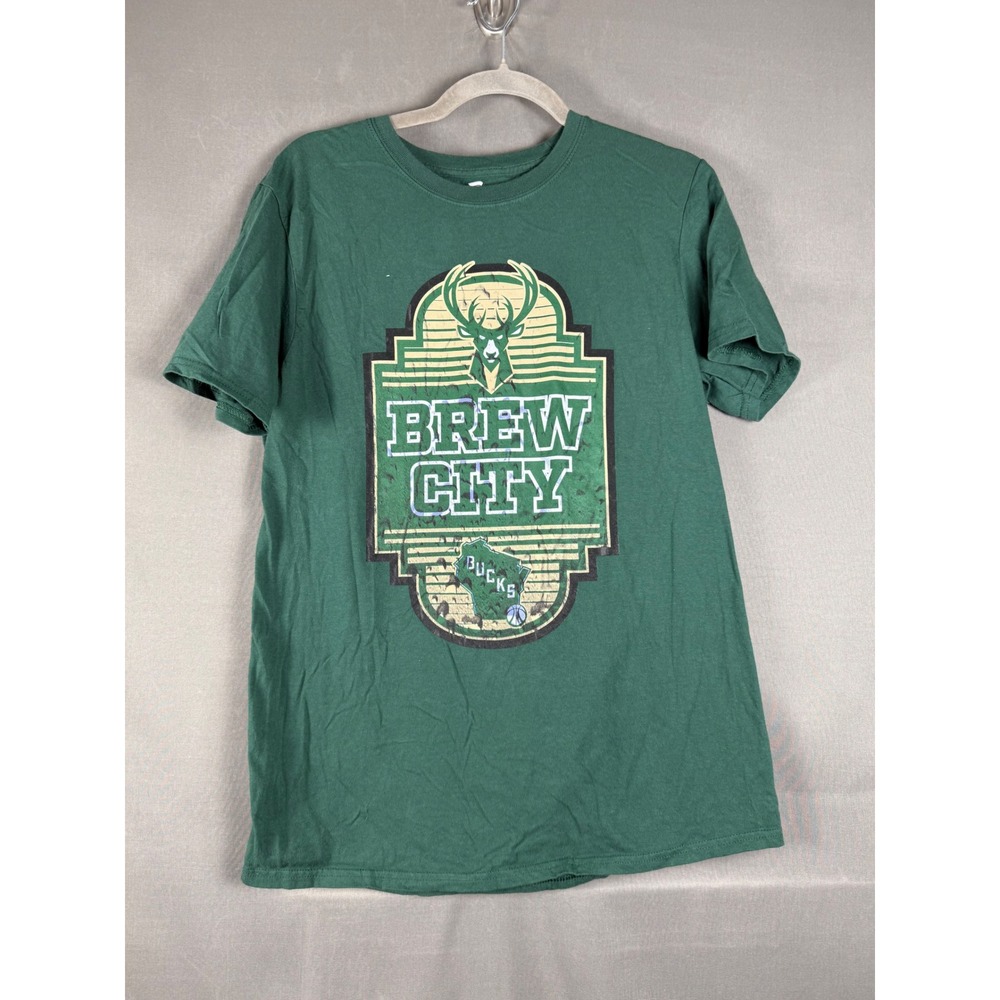 Fanatics Milwaukee Bucks T-Shirt Men Medium Green Brew City Graphic NBA Tee